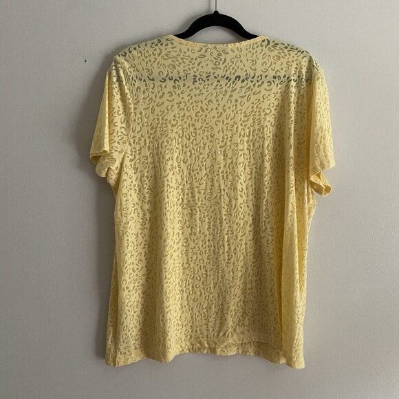 Chicos Women 3/XL Yellow Animal Print Scoop Neck Short Sleeve Betsy Burnout Tee - Picture 8 of 8